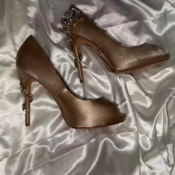 Badgley Mischka Heels (7) - Picture 2 of 8